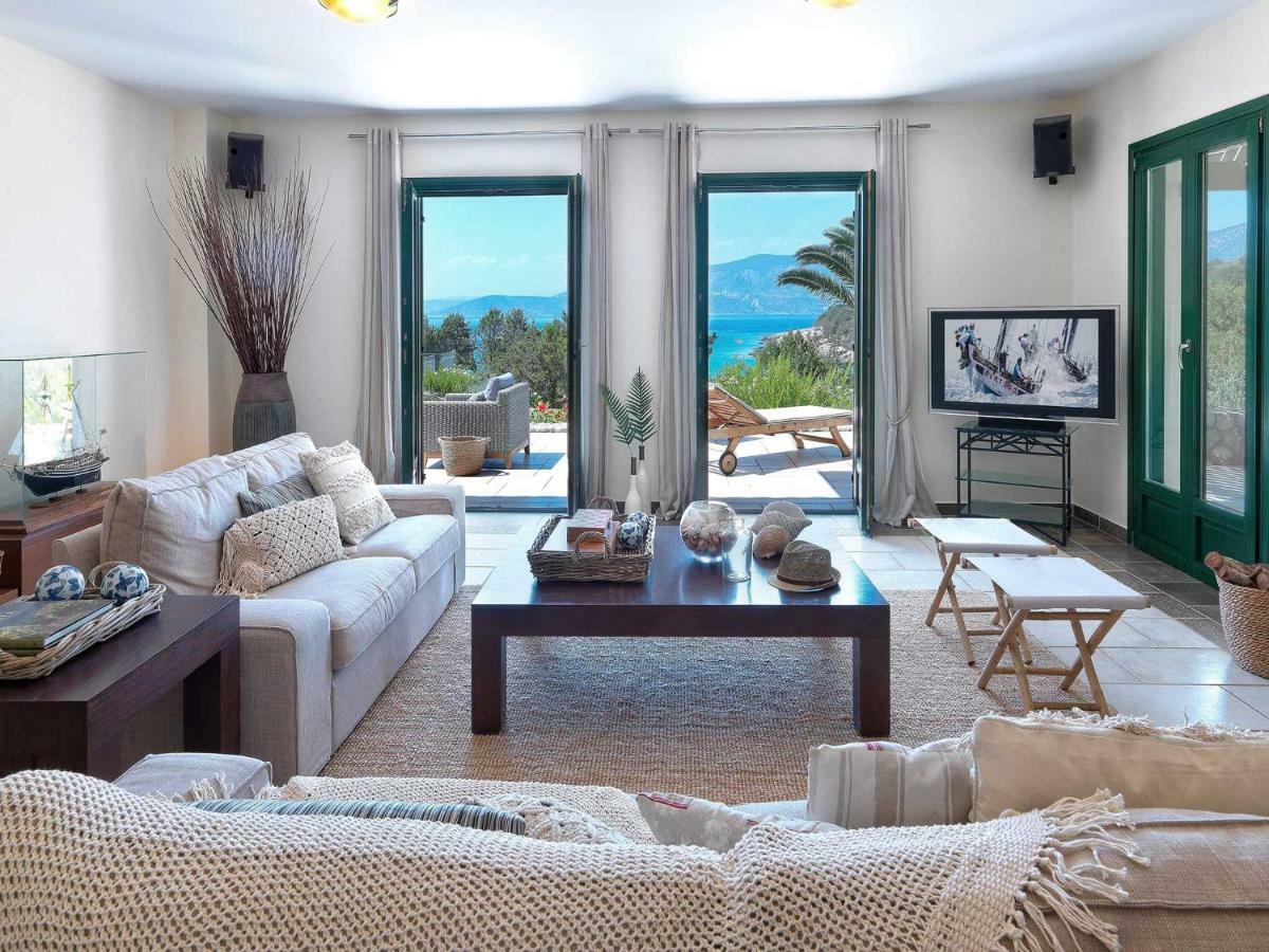 Villa Aria - Luxury Beachfront Villa With Pool And Tennis Court Koilás Exterior foto